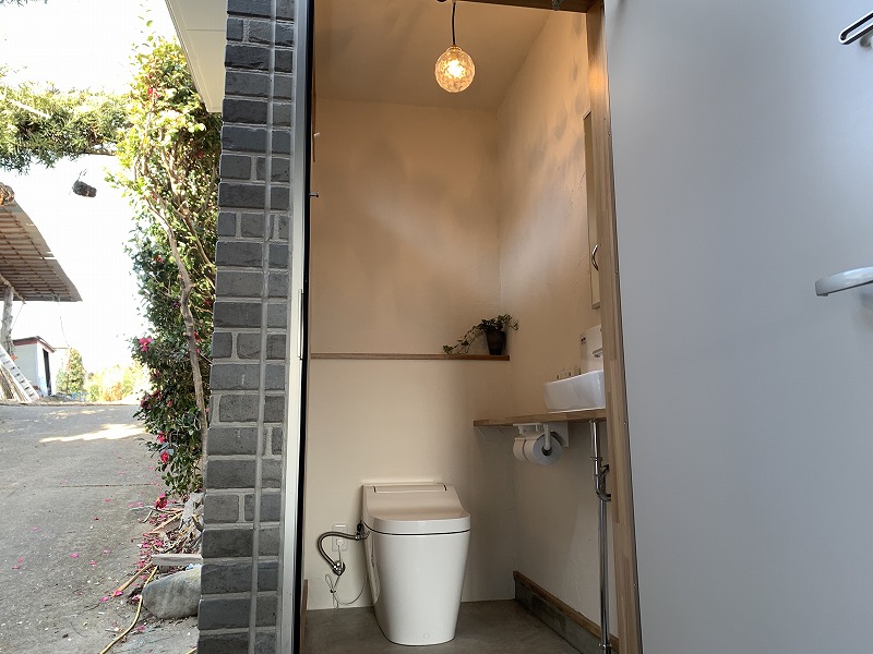 漆喰塗りのオシャレな屋外トイレ出来ました渋川市